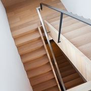 现代风格白色别墅空间楼梯间