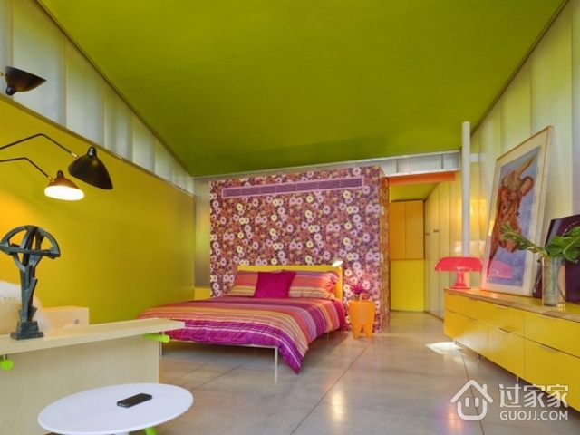 奇妙色彩打造混搭住宅欣赏卧室