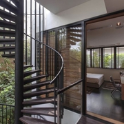 现代绿色环保别墅欣赏楼梯间