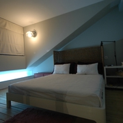 现代风格复式卧室效果图