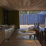自然木色住宅欣赏客厅全景