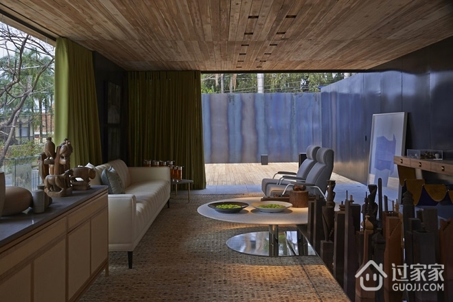 自然木色住宅欣赏客厅全景