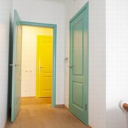 色彩斑斓简约时尚公寓欣赏室内门