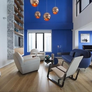 蓝色顶层复式公寓欣赏客厅