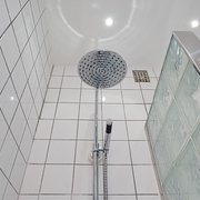 白色北欧42平公寓欣赏淋浴间设计