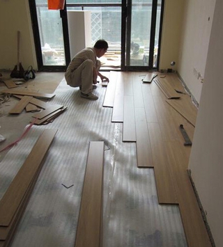 详述微晶石木地板的安装方法