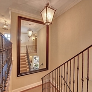 美式别墅楼梯设计效果图