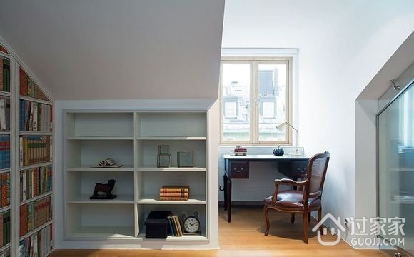 白色现代阁楼设计案例欣赏书房书架