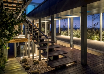 现代海景别墅设计楼梯