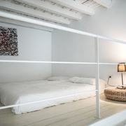 白色现代小复式欣赏卧室