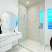白色现代休闲别墅欣赏淋浴间设计