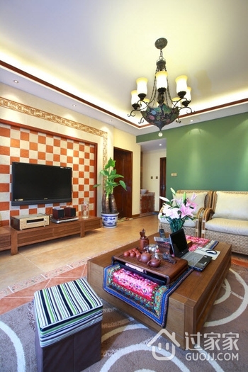 绚丽色彩东南亚住宅欣赏客厅摆件