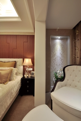 新古典风住宅设计卧室床头设计