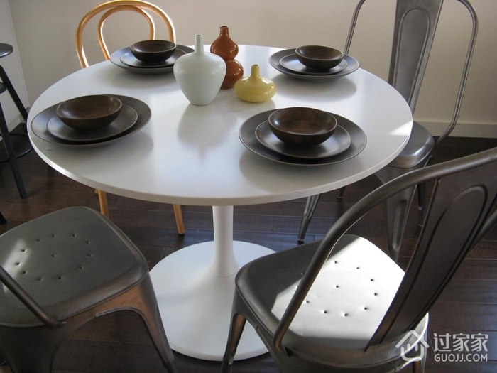 现代室内装饰效果图餐桌
