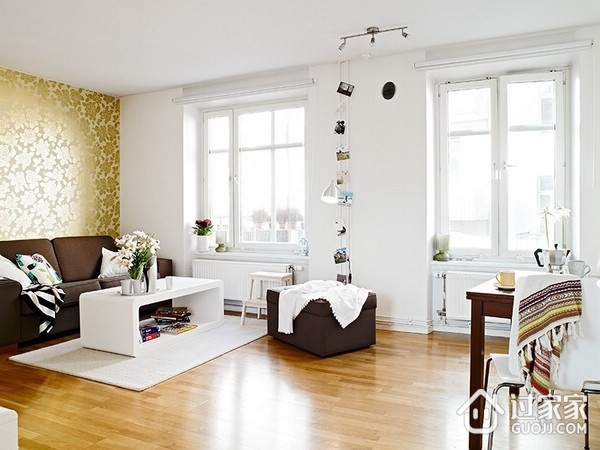 白色北欧一居室案例欣赏客厅窗户
