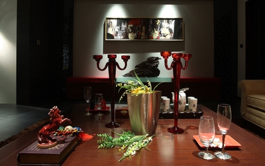 中式风格暗色系餐桌