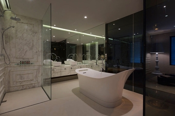 现代简约复式公寓效果图浴缸