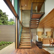 完美融合木质别墅欣赏楼梯间