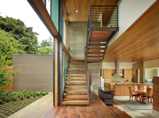 完美融合木质别墅欣赏楼梯间