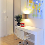 时尚现代一居室设计图片卧室小书桌