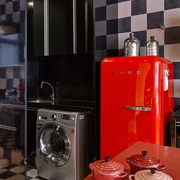 现代舒适彩色公寓欣赏厨房局部