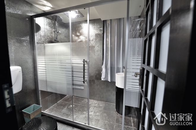 个性舒适现代三居室欣赏卫生间设计