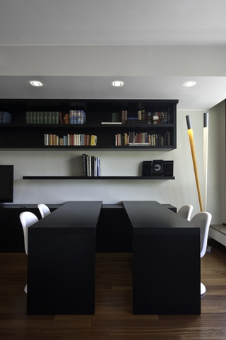 现代风格公寓设计图书架