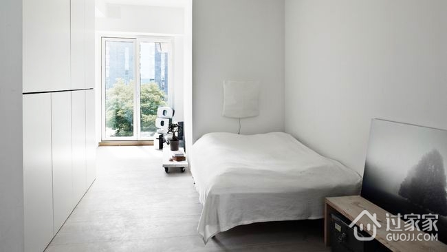 现代黑白公寓设计欣赏卧室过道