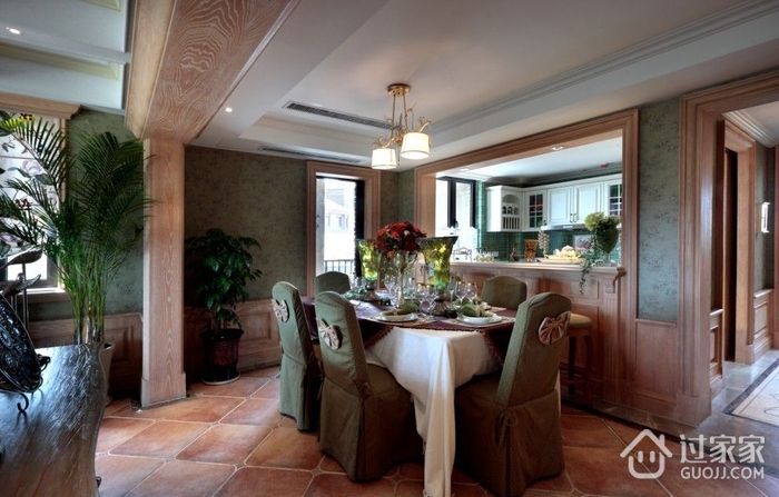 欧式风格别墅设计餐桌