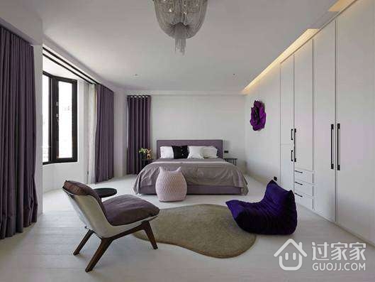 巧妙色彩搭配的复式一居室公寓设计