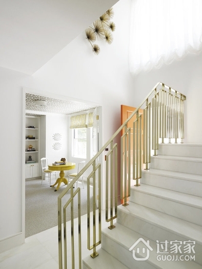 温馨浪漫白色别墅欣赏楼梯