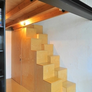 现代创意复式小空间欣赏楼梯间