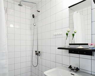 60平单身公寓欣赏淋浴间