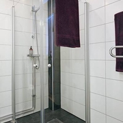 白色格调现代住宅欣赏淋浴间