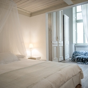 白色现代小复式欣赏卧室设计