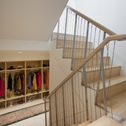 白色现代度假别墅欣赏楼梯间设计