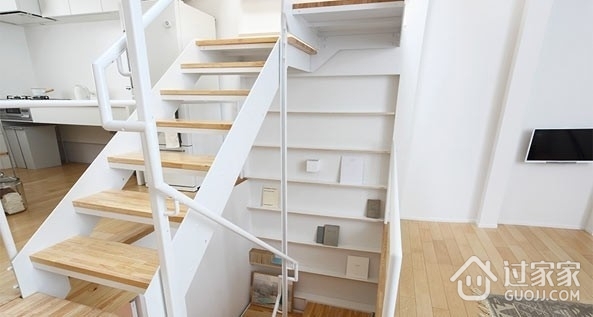 白色通风小别墅欣赏楼梯设计