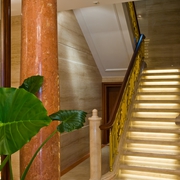 欧式别墅装饰效果图楼梯设计