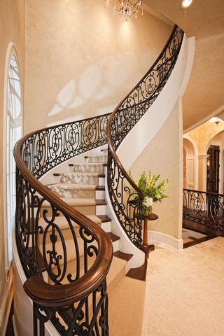 法式别墅套图欣赏楼梯设计