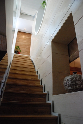 东南亚设计楼梯仰视图