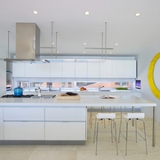 白色现代顶级别墅欣赏厨房设计