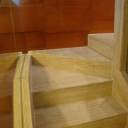 豪华新古典别墅楼梯转角设计