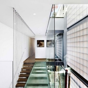 现代舒适复式住宅欣赏楼梯间