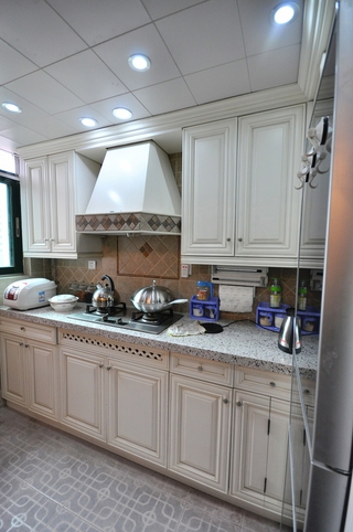 102平美式三居室欣赏厨房橱柜设计