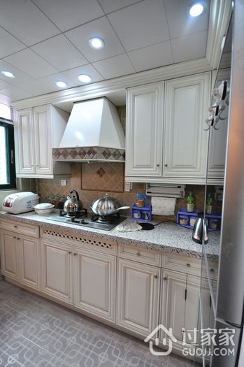102平美式三居室欣赏厨房橱柜设计