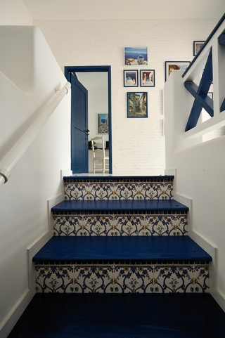 简约地中海风装饰楼梯效果图