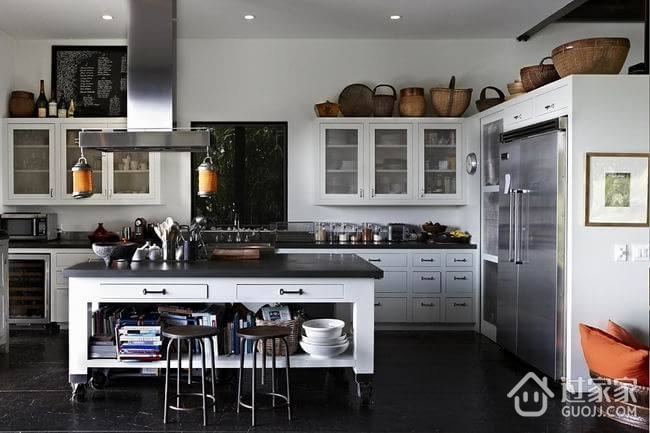 黑白现代复式住宅欣赏厨房