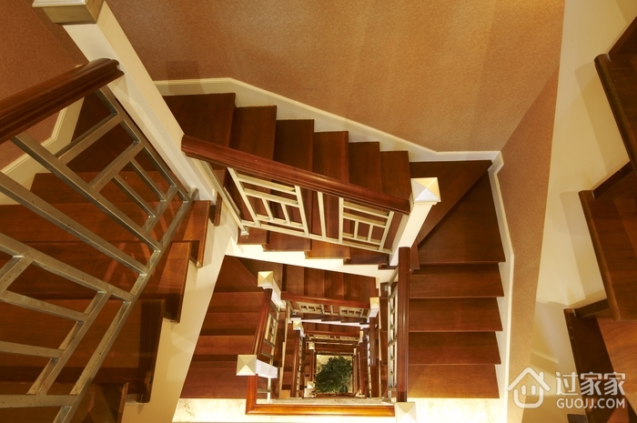 欧式别墅设计旋转楼梯