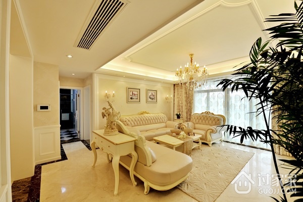 117平欧式奢华住宅欣赏客厅设计