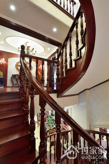 复式欧式住宅设计楼梯图片